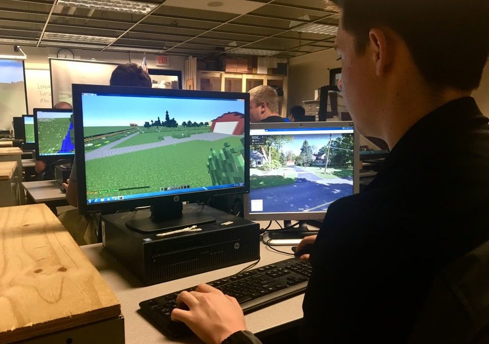 Minecraft Helps Build Young Engineers at Vicksburg High School